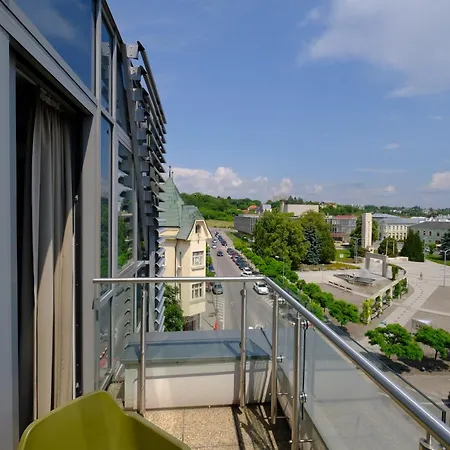 מלון Business Astrum Laus