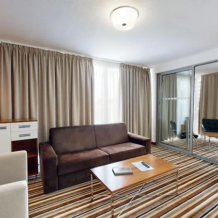 מלון Business Astrum Laus 4*