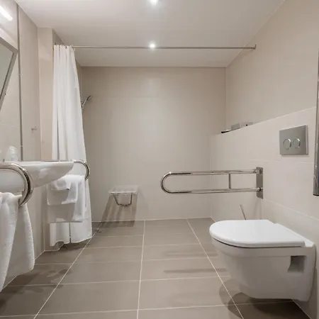 Business Astrum Laus לביצה