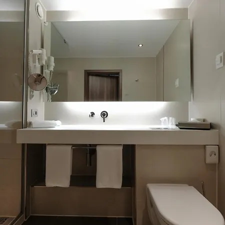 Hotel Business Astrum Laus 4*