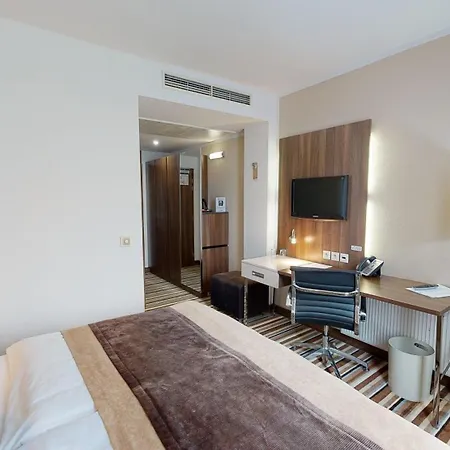 Business Astrum Laus 4*