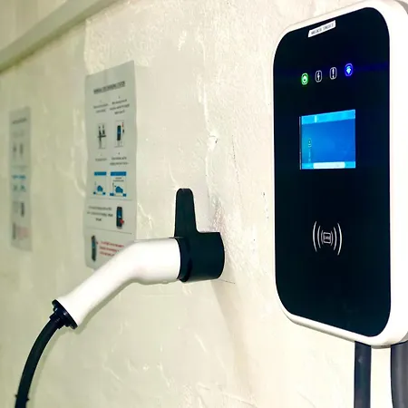 Business Astrum Laus מלון 4*