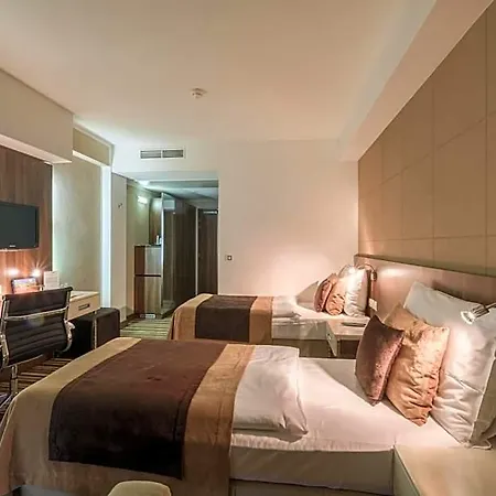 Business Astrum Laus Hotel Levice