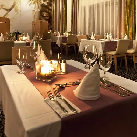 מלון Business Astrum Laus 4*