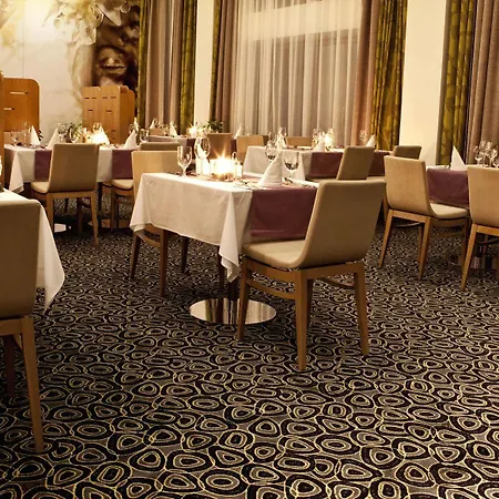 Business Astrum Laus