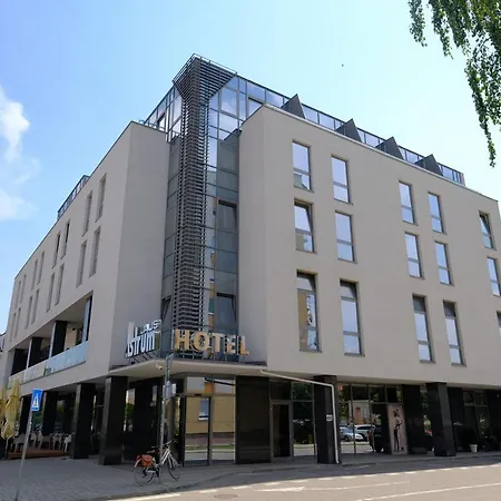 Hotel Business Astrum Laus Levice