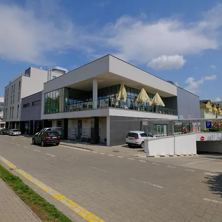 Business Astrum Laus מלון 4*