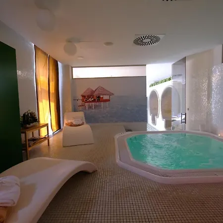 호텔 Business Astrum Laus 레비체