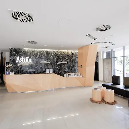 Business Astrum Laus 4* לביצה