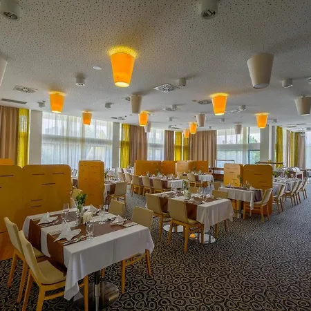 Business Astrum Laus Levice