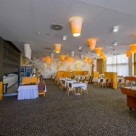 מלון Business Astrum Laus לביצה