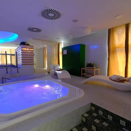 Business Astrum Laus 4* Levice