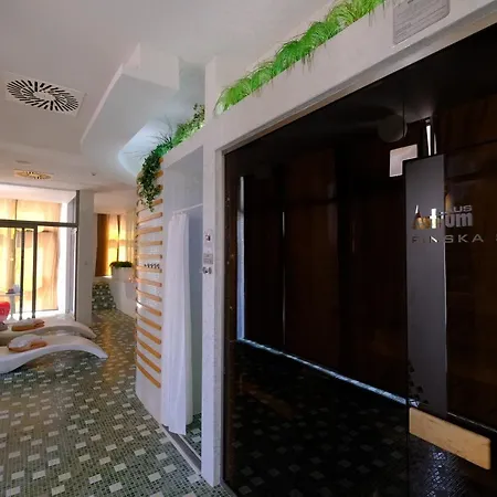 Hotel Business Astrum Laus Levice