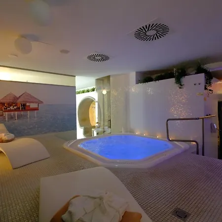 Hotel Business Astrum Laus Levice