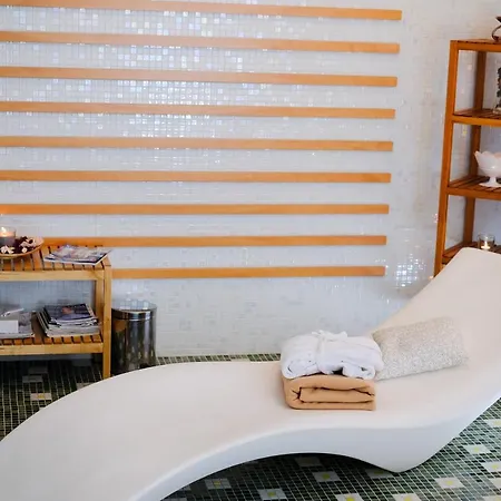 Hotel Business Astrum Laus